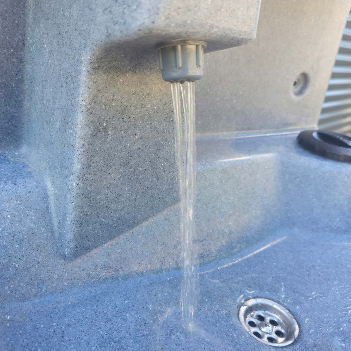 Mobile Handwaschstation WASHPORT, Waschbecken mit Frisch- & Abwassertank